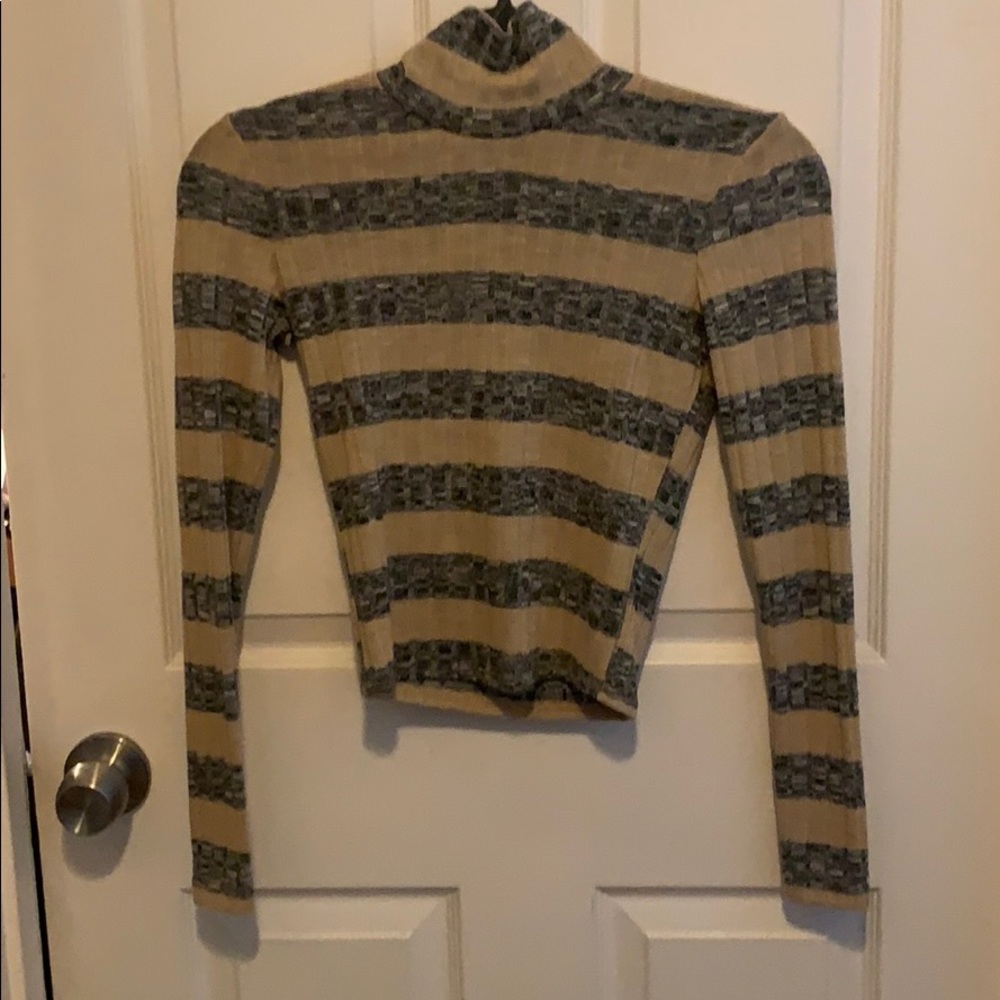 XS sky and sparrow shirt